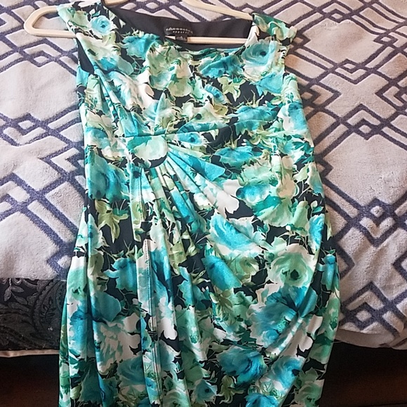 Dress - Picture 1 of 2